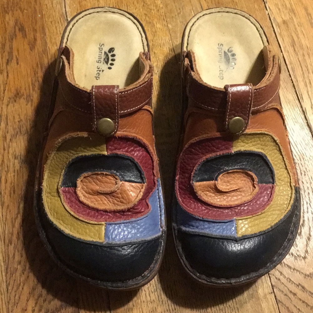 Spring Step Clogs